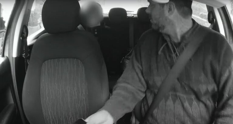 Ce Chauffeur Uber Est Victime Dune Tentative De Vol Il Ne Se Laisse